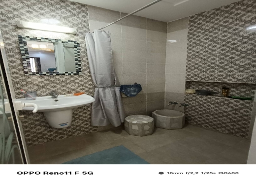 a vendre une maison et un studio au ventre ville - image 4