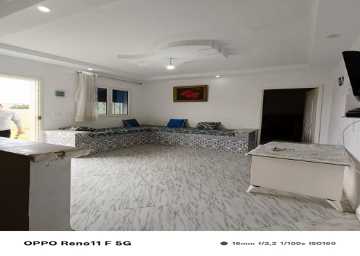 a vendre une maison et un studio au ventre ville - image 3