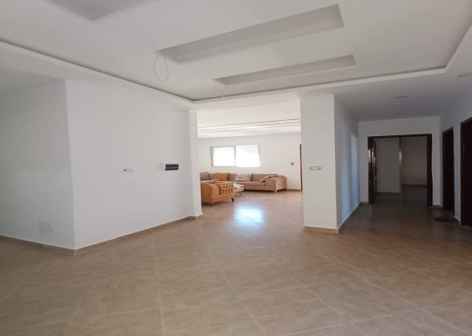 للبيع منزل حديث البناء مطل عل البحر - image 3